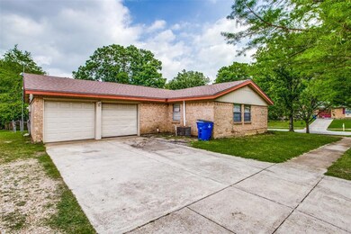 2701 Woodlawn Dr, Ennis, TX 75119 - photo 3