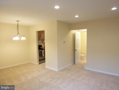 8640 Village Square Dr unit 13, Alexandria, VA 22309 - photo 6