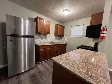 3318 N Macgregor Way unit 6, Houston, TX 77004 - photo 5