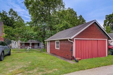 Detached Garage