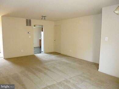 16342 Taconic Cir unit 93F, Dumfries, VA 22025 - photo 6