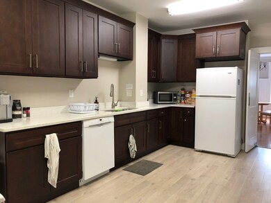 185 Winthrop Rd unit 3, Brookline, MA 02445 - photo 2