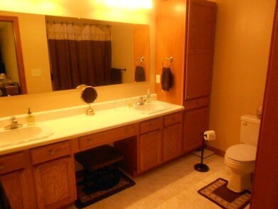 1285 Eastwood Dr, Circleville, OH 43113 - photo 7