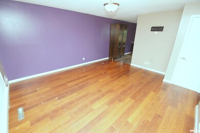 1926 W 54th St, Davenport, IA 52806 - photo 2