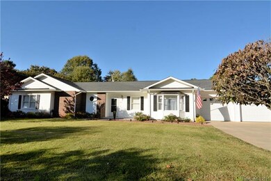 405 Camelot Dr, Statesville, NC 28625 - photo 2