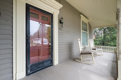 07-Camera 303 E 9th Street-19