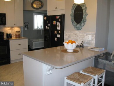 400 Lakeview Dr, Collingswood, NJ 08108 - photo 5