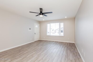 005-photo-living-room-14486279