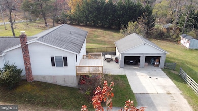 23 Wild Turkey Ln, Berkeley Springs, WV 25411 - photo 4