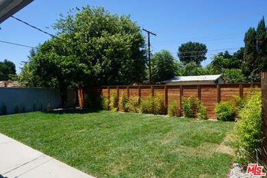 7833 Bothwell Rd unit A, Reseda, CA 91335 - photo 5