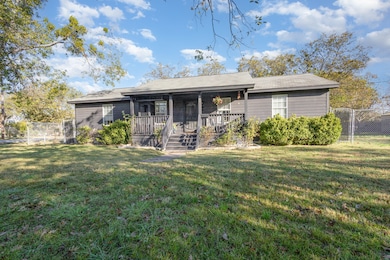 701 E Brin St, Terrell, TX 75160 - photo 2