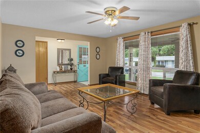 28 S Lakewood Dr, Effingham, IL 62401 - photo 4