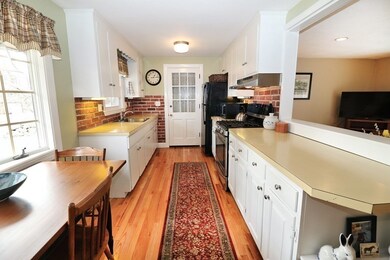 64 Goulding St, Holliston, MA 01746 - photo 4