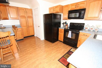 1310 Glenmont Rd, Baltimore, MD 21239 - photo 3