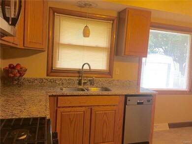 LARGE EAT IN KITCHEN WITH GRANITE COUNTERS , NEW D