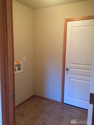 1404 Riddell Ave NE, Orting, WA 98360 - photo 6