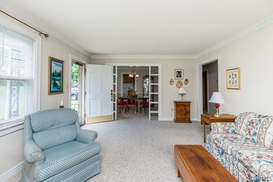 Let's head into the dining room!