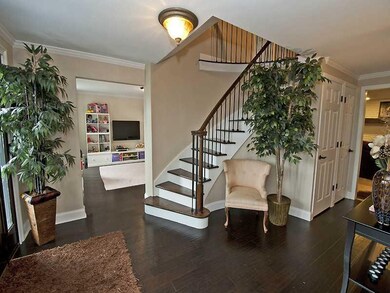 Entry/Foyer.
