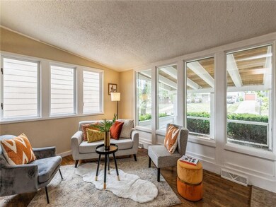 3825 43rd St, Des Moines, IA 50310 - photo 5