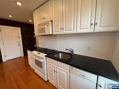 155 Union Ave unit 309, Rutherford, NJ 07070 - photo 4