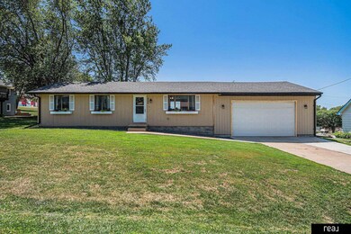 549 Washington St, Carson, IA 51525 - photo 3