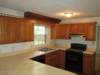 202 Columbia Dr, Jacksonville, NC 28546 - photo 7