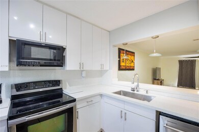 8325 Fairway Rd unit n/a, Sunrise, FL 33351 - photo 2