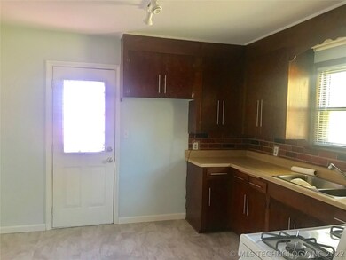 1011 E 37th St, Tulsa, OK 74105 - photo 5