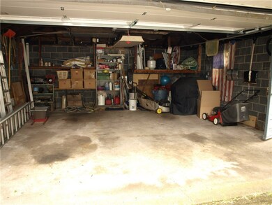 117 Robinson Ave, Pawtucket, RI 02861 - photo 5