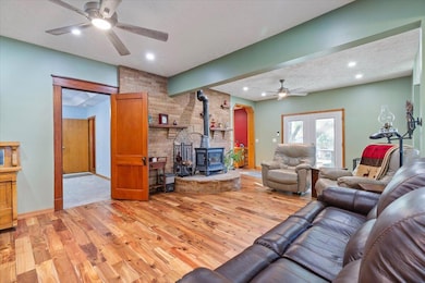 22143 Hackberry Rd, Council Bluffs, IA 51503 - photo 4