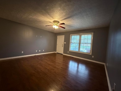 221 Woodview Dr, Nicholasville, KY 40356 - photo 2