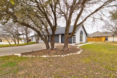 3901 Del Rio Ct, Granbury, TX 76049 - photo 3