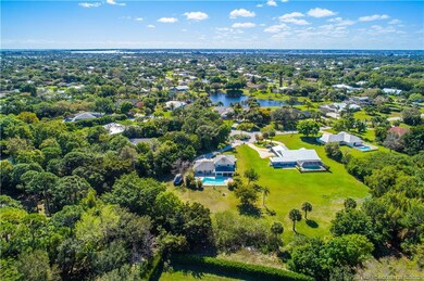 so quiet! Close drive to beaches and stores.