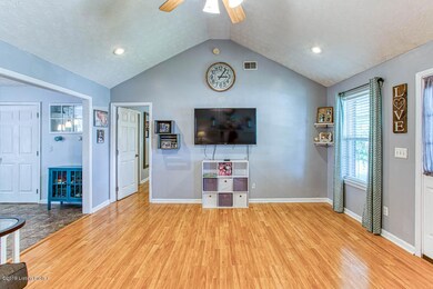 187 Swan Way-9