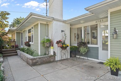 Entry Through The Sunroom