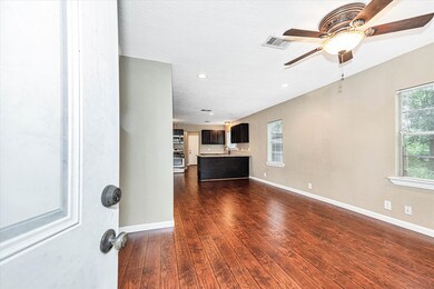 1114 Charnwood St, Houston, TX 77022 - photo 5