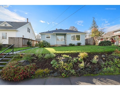 2032 18th Ave, Forest Grove, OR 97116 - photo 2