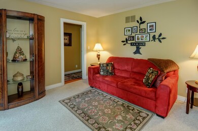 215 Wilkerson Dr, Mount Washington, KY 40047 - photo 6