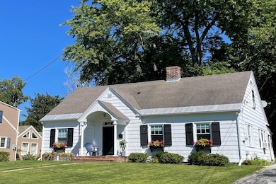 126 Bellevue Ave, Rutland, VT 05701 - photo 2