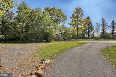 25 Shelbourne Rd, Reading, PA 19606 - photo 4