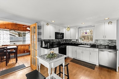 196 Donald Tennant Cir, North Attleboro, MA 02760 - photo 4