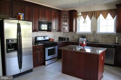 13846 Greendale Dr unit 53, Woodbridge, VA 22191 - photo 3