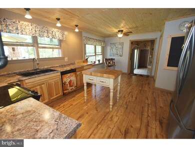 886 Brandon Ln, Schwenksville, PA 19473 - photo 6