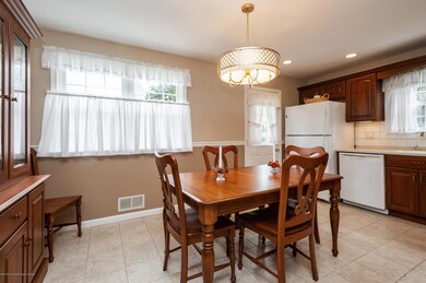 9 Crescent Rd, Holmdel, NJ 07733 - photo 6