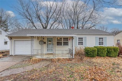 2505 S Crescent Ave, Independence, MO 64052 - photo 2