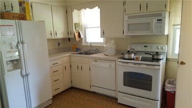 3826 Valdez Dr, Des Moines, IA 50310 - photo 4