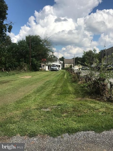 523 S Main St, Chambersburg, PA 17201 - photo 3