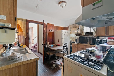 1st fl kitchen