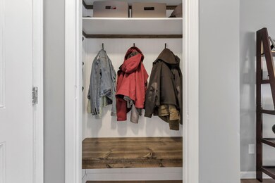 Foyer/Closet