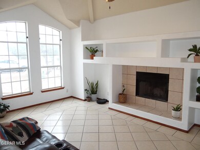 13997 Lago Seco Dr, Horizon City, TX 79928 - photo 4